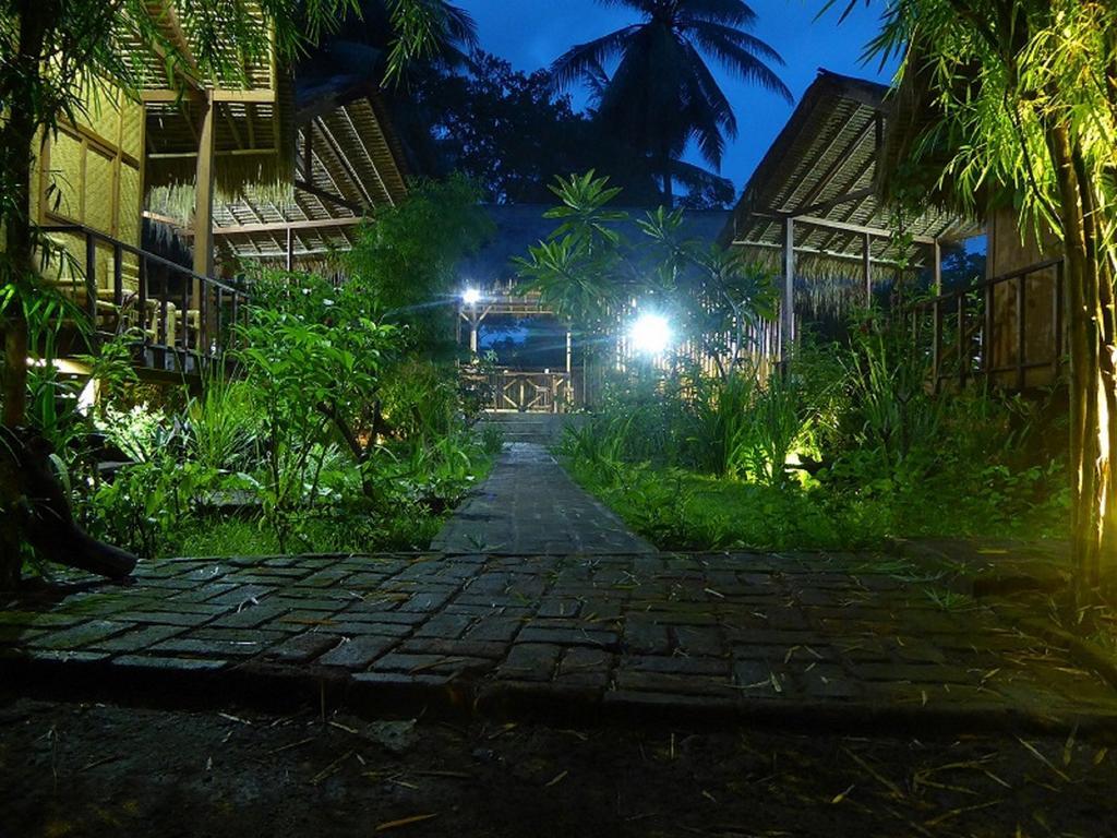 Shibui Garden Bungalows And Restaurant Tanjung  Eksteriør bilde