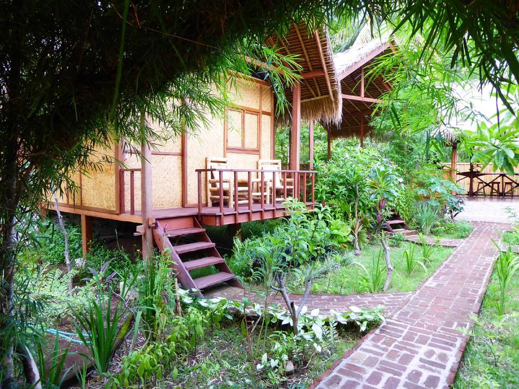 Shibui Garden Bungalows And Restaurant Tanjung  Eksteriør bilde